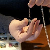 GIOIELLI PERSONALIZZATI: crea il bijoux dei tuoi sogni con le pietre Swarovski e le preziose perle Murano